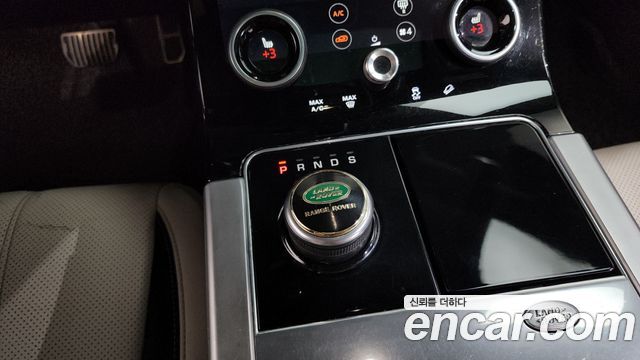 Land Rover Range Rover Velar 2018 — photo 9