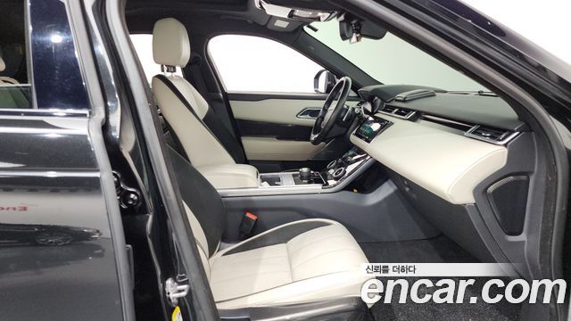 Land Rover Range Rover Velar 2018 — photo 11