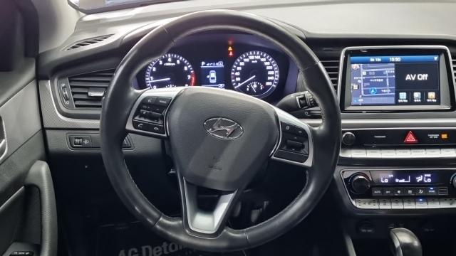 Hyundai Sonata 2019 — photo 12