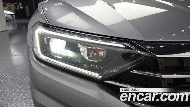 Volkswagen Jetta 2020 — photo 8