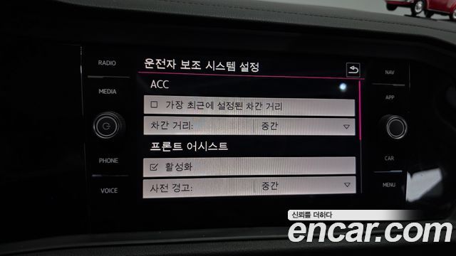 Volkswagen Jetta 2020 — photo 27