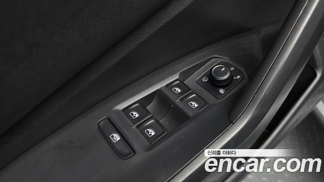 Volkswagen Jetta 2020 — photo 31