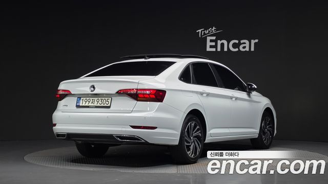 Volkswagen Jetta 2021 — photo 2