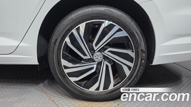 Volkswagen Jetta 2021 — photo 7