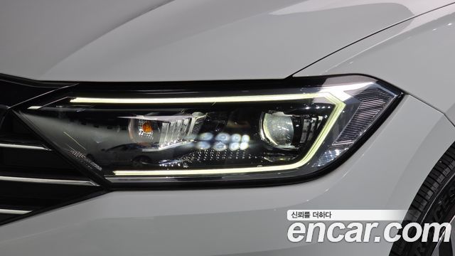 Volkswagen Jetta 2021 — photo 8
