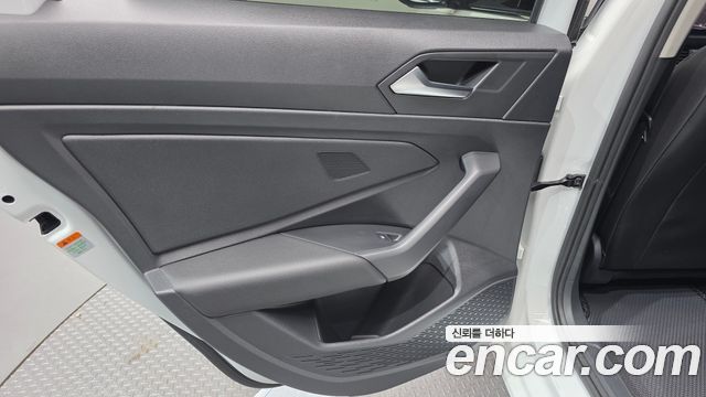 Volkswagen Jetta 2021 — photo 15