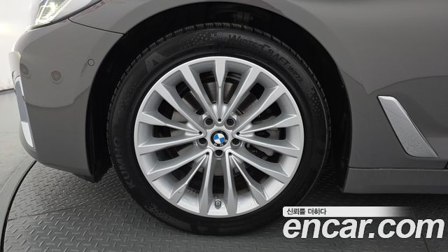 BMW 5-Series 2022 — photo 5