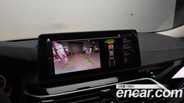 BMW 5-Series 2022 — photo 22
