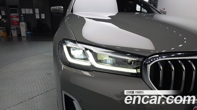 BMW 5-Series 2022 — photo 8