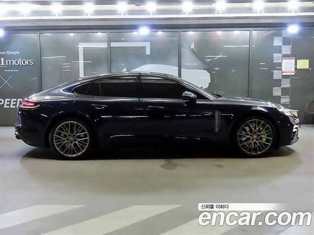 Porsche Panamera 2023 — photo 3