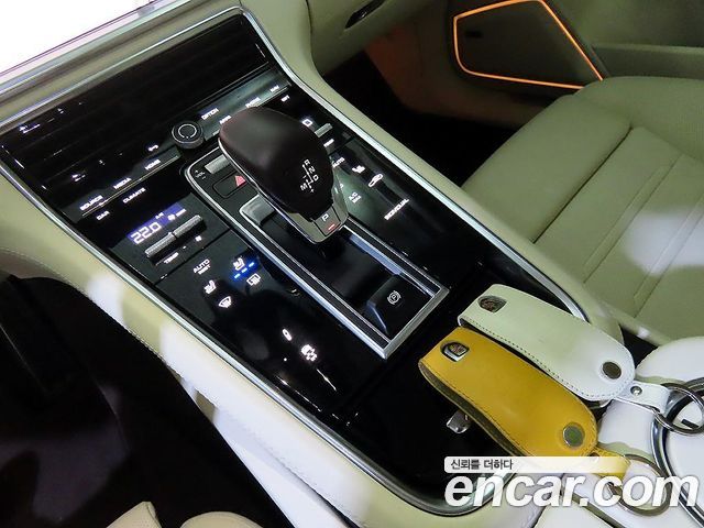 Porsche Panamera 2023 — photo 12