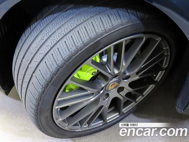 Porsche Panamera 2023 — photo 20