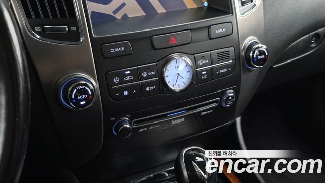 Hyundai Equus 2010 — photo 18
