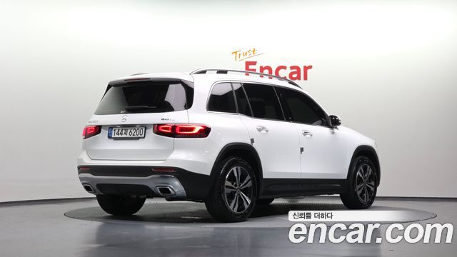 Mercedes-Benz GLB-Class 2022 — photo 2