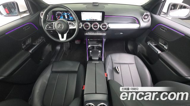 Mercedes-Benz GLB-Class 2022 — photo 7