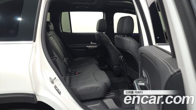 Mercedes-Benz GLB-Class 2022 — photo 12