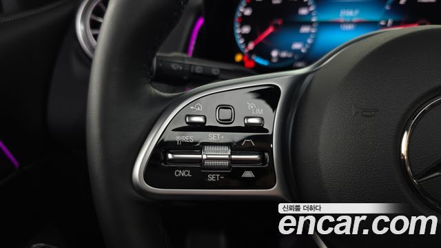 Mercedes-Benz GLB-Class 2022 — photo 18