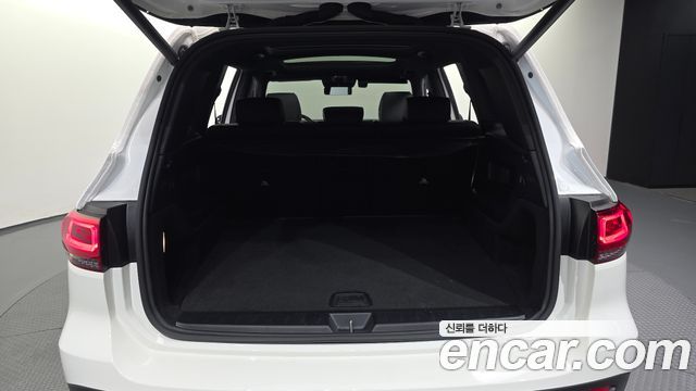 Mercedes-Benz GLB-Class 2022 — photo 20