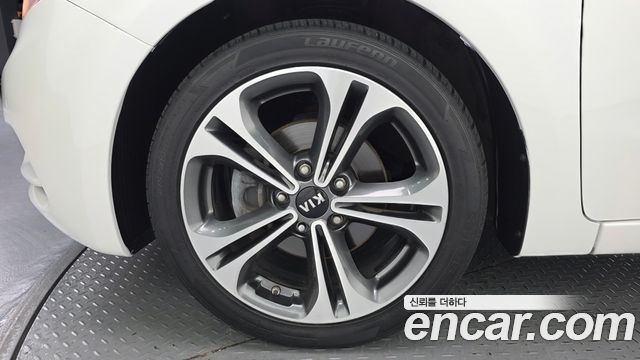 Kia K3 2015 — photo 5