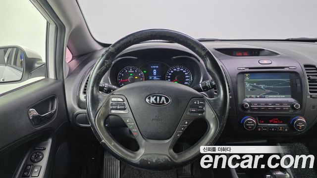 Kia K3 2015 — photo 15