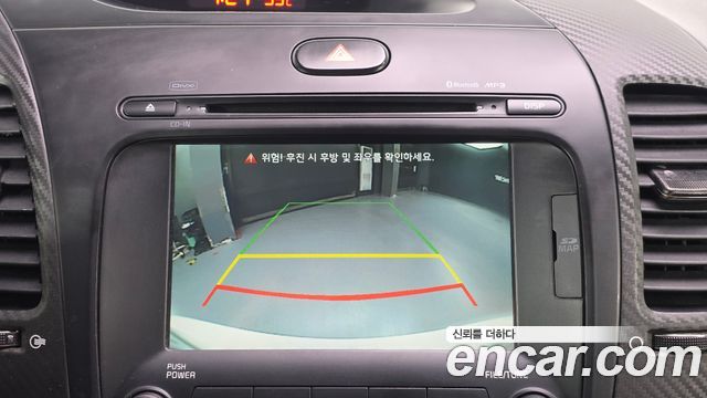 Kia K3 2015 — photo 16