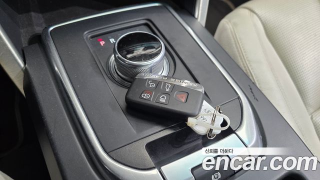 Land Rover Discovery Sport 2016 — photo 14