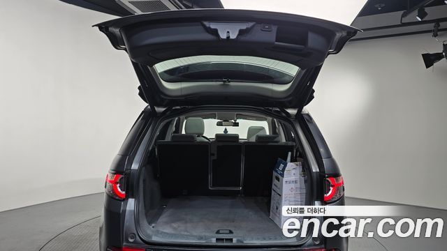 Land Rover Discovery Sport 2016 — photo 18