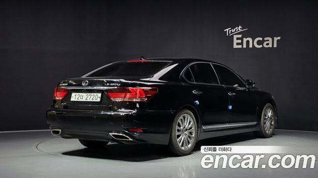 Lexus LS 2013 — photo 2