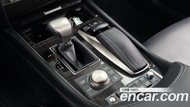 Lexus LS 2013 — photo 9