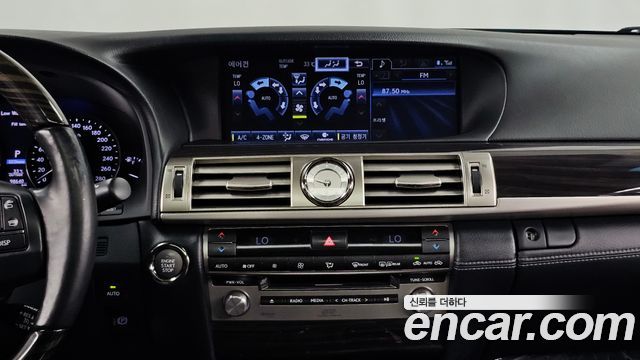 Lexus LS 2013 — photo 14