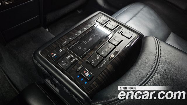 Lexus LS 2013 — photo 19