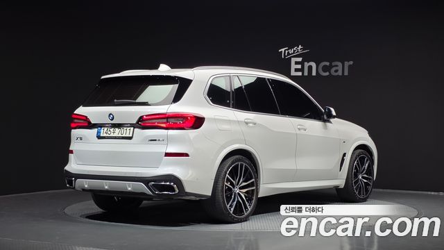 BMW X5 2022 — photo 2