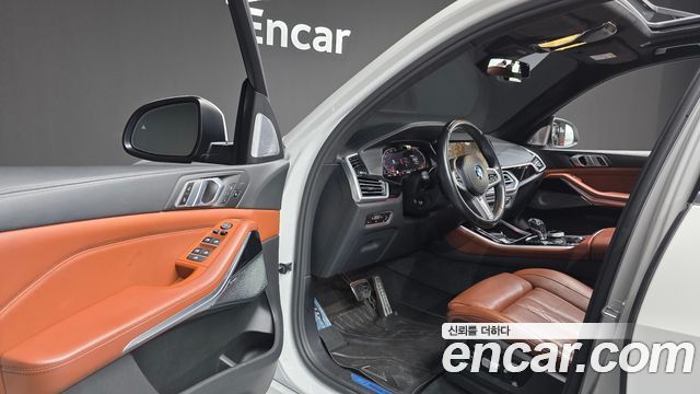 BMW X5 2022 — photo 10
