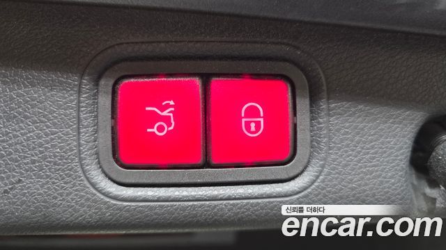Mercedes-Benz E-Class 2021 — photo 18