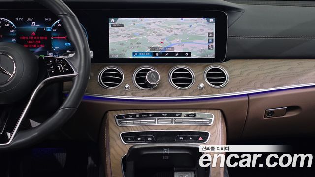 Mercedes-Benz E-Class 2021 — photo 19