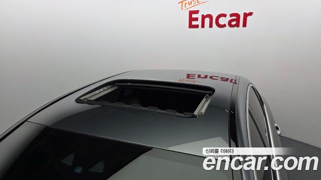 Mercedes-Benz E-Class 2021 — photo 20