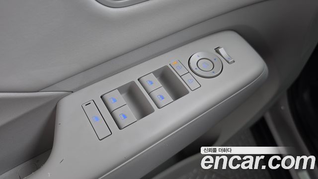 Hyundai Kona 2023 — photo 28
