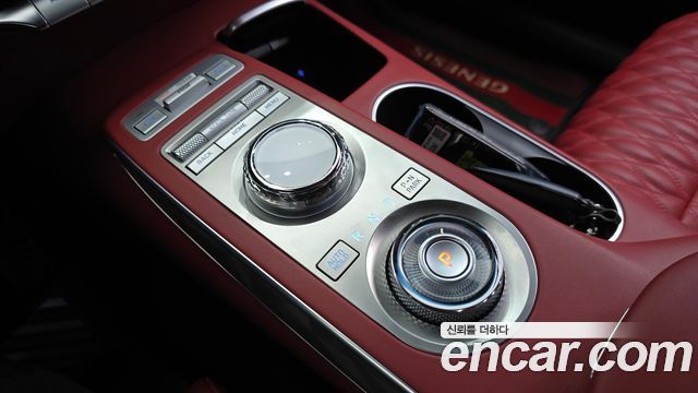 Genesis GV70 2023 — photo 12