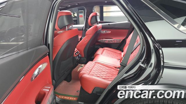 Genesis GV70 2023 — photo 17