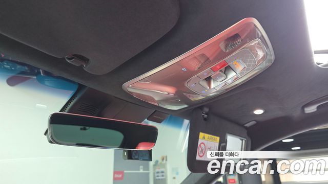 Genesis GV70 2023 — photo 23