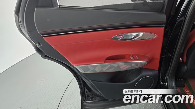 Genesis GV70 2023 — photo 15