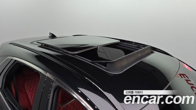 Genesis GV70 2023 — photo 28