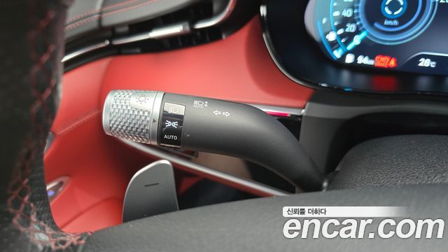 Genesis GV70 2023 — photo 29