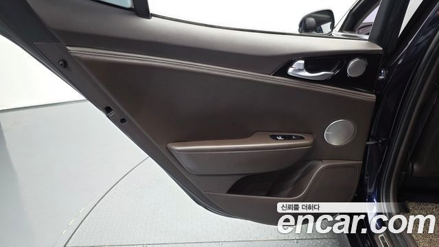 Kia Stinger 2018 — photo 15