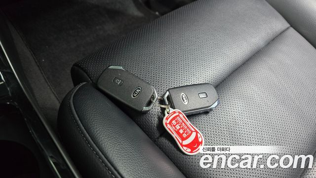 Kia K7 2020 — photo 21