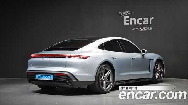 Porsche Taycan 2026 — photo 2