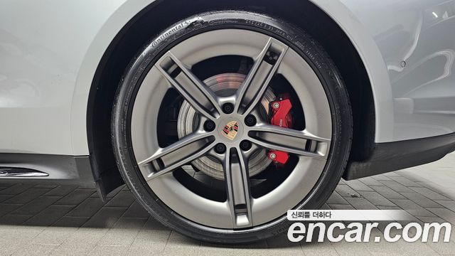 Porsche Taycan 2026 — photo 7