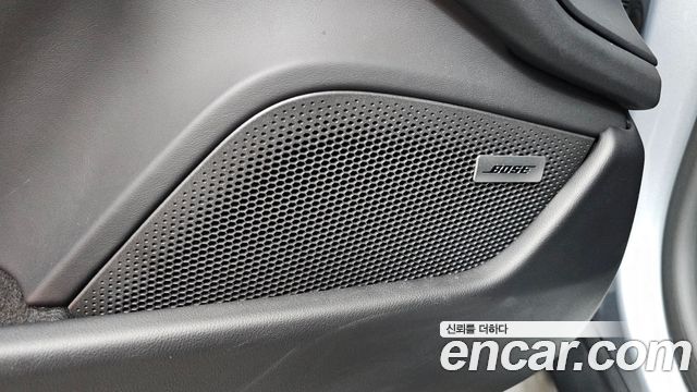 Porsche Taycan 2026 — photo 28