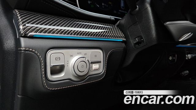 Mercedes-Benz GLE-Class 2021 — photo 18