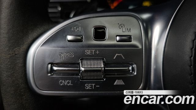Mercedes-Benz GLE-Class 2021 — photo 19